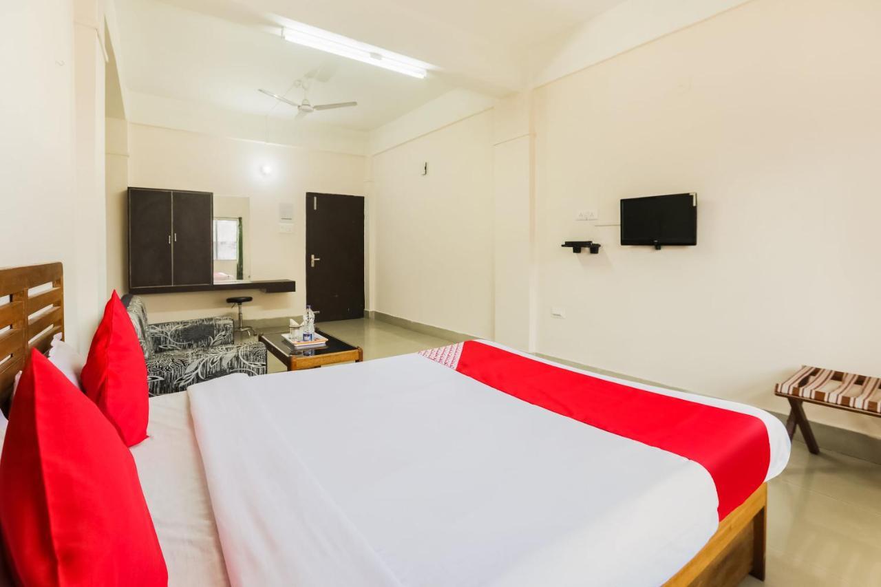 Oyo 44821 Hotel Paane Pasighat Buitenkant foto